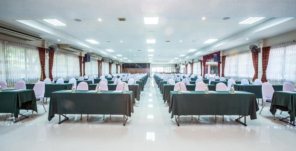 Juntra Resort & Hotel Nakhon Nayok Extérieur photo