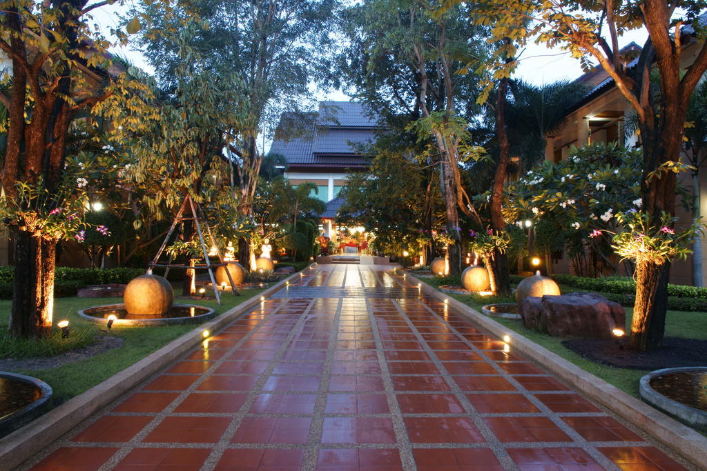 Juntra Resort & Hotel Nakhon Nayok Extérieur photo